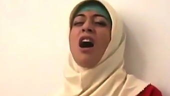 Sex-toy - Arabische hijab sex frau blasen dagestan islam - VPorn